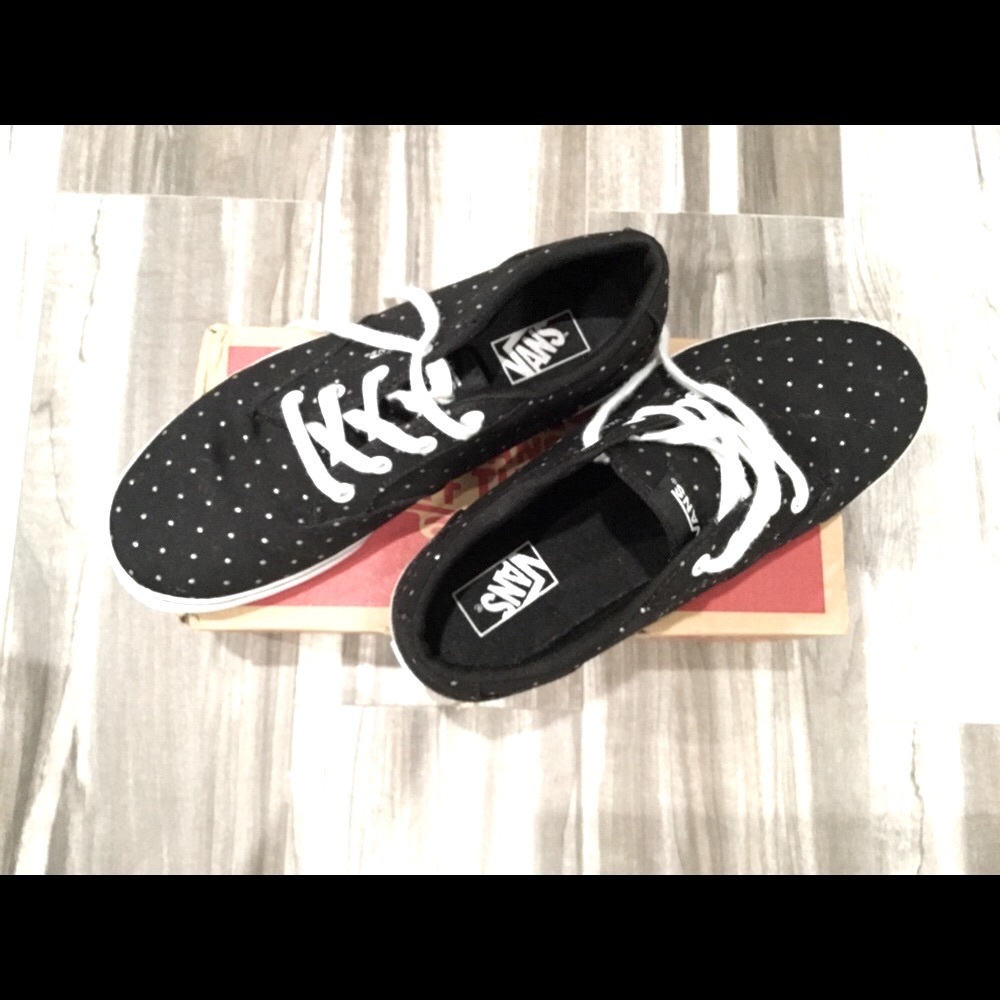 Vans Mini studded detail sneakers are a rare find🛍 Also fits Womans size 6 - Picture 5 of 7